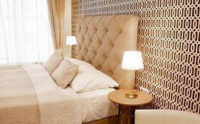 Luxury Modern Designed Oldtown Apartment